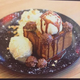 โทสเฟอร์เรโร่นูเทลล่า (Ferrero Nuttella Toast)