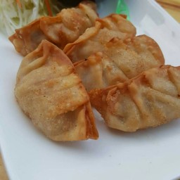 เกี๊ยวซ่าหมู 5ตัว ทอดกรอบ