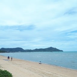 ชายหาดยาวๆ