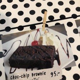 ช็อคชิพบราวนีย์ (Choc-chip Brownie)