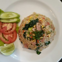 ข้าวผัดแฮม (Ham Fried Rice)