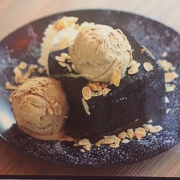 โทสคาราเมลลาเต้ (Caramel Latte Toast)