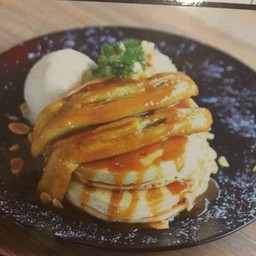 แพนเค้กบานาน่าคาราเมล (Banana Caramel Pancake)