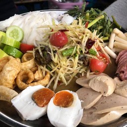 ส้มตำถาด