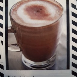 ดาร์คพรีเมี่ยมช็อคโกแลตร้อน (Hot Dark Premium Chocolate)