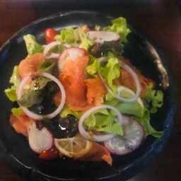 Smoked salmon salad