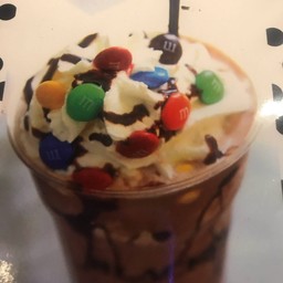 ช็อคโกแลตเอ็กตร้าเอ็มแอนด์เอ็มปั่น (Chocolate Extra M&M Frappe)