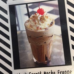 แบล็คฟอร์เรสมอคค่าปั่น (Black Forest Mocha Frappe)