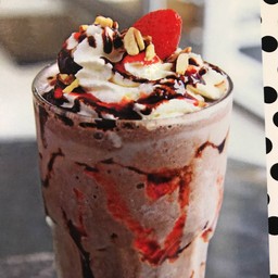 สตอเบอร์รี่ช็อคโกแลตซันเดย์ (Strawberry Chocolate Sundae)