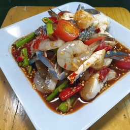 เกาเหลาปูม้ากุ้งสด