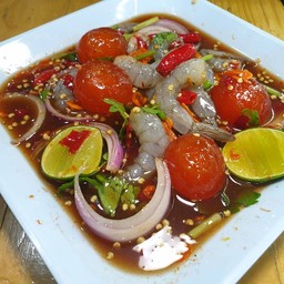ยำกุ้งสดไข่แดง