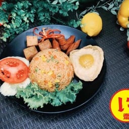 ข้าวผัดอเมริกัน ไข่ดาว