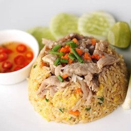 ข้าวผัดเนื้อ