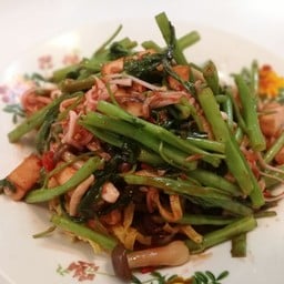 หมี่กรอบโฟผัดแห้งเจ