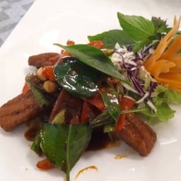 ผัดเผ็ดปลากระพง