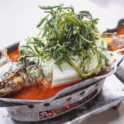 แกงส้มปลาช่อนทอด