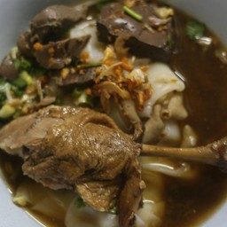 เส้นเล็กเป็ดตุ๋น