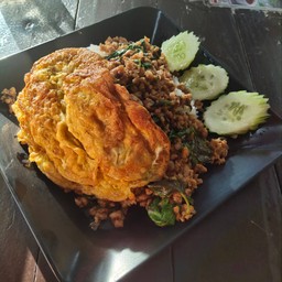 ข้าวราดผัดกะเพรา