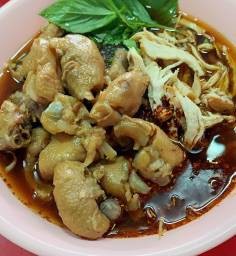 กะเพาถาดบึ้ม ณ.ซอยสวนผัก50 1