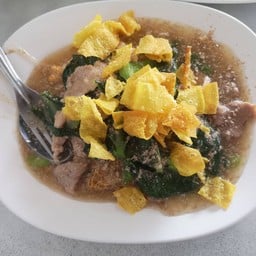ราดหน้ายอดผักโภชนา เมืองใหม่