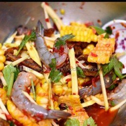 ยำมะม่วงกุ้งสด+ข้าวโพด