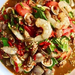 ตำกุ้งสดหอยแครง