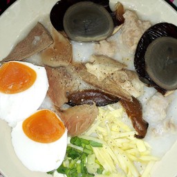 โจ๊กไข่เค็ม+ไข่เยี่ยวม้า