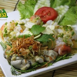 ยำทะเลสามแซ่บ