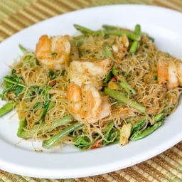 เส้นหมี่ผัดผักกระเฉดกุ้ง เล็ก