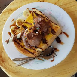 ร้านกะเพรากรอบ