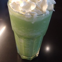 ชาเขียว เขียว เขียวปั่น (Green Green Green tea Frappe)