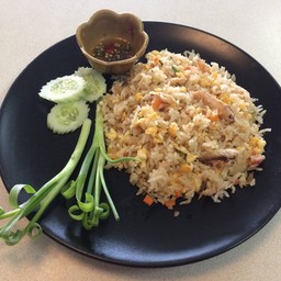ข้าวผัดปู (กล่องฟูดเกรด เข้าไมโครเวฟได้)