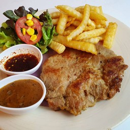 บอสตันพอร์ค (สเต็กหมู1ชิ้น+เฟรนฟราย+สลัด)