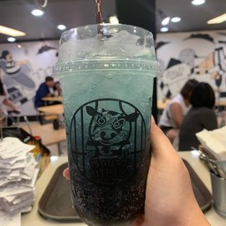 สตรอ+องุ่น+บลูฮาวาย