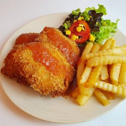 ไก่ทอดซอส XO (สเต็กไก่2ชิ้น+เฟรนฟราย+สลัด)