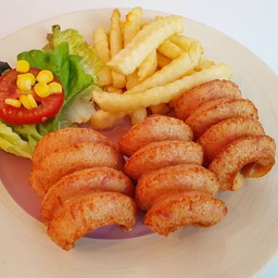 สเต็กไส้กรอก (สเต็กไส้กรอก3ชิ้น+เฟรนฟราย+สลัด)