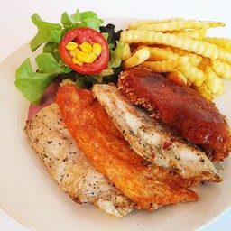 อกไก่สี่สหาย (สเต็กอกไก่4ชิ้น+เฟรนฟราย+สลัด)