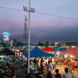 ตลาดเดินเพลิน