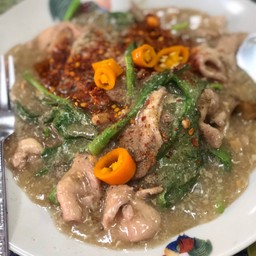 ราดหน้าเส้นหมี่หมู