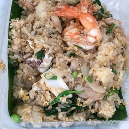 ข้าวผัดรวมมิตร