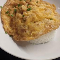 ข้าวไข่เจียวหมูสับ (Omelet Mince Pork Rice)
