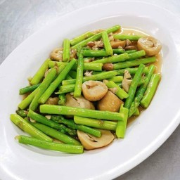หน่อไม้ฝรั่งผัดน้ำมันหอย