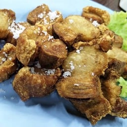 หมูกรอบทอดโรยเกลือ