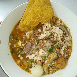 เส้นหมี่ต้มยำ