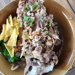 ก๋วยเตี๋ยวต้มยำใส่กระดูกเล้ง