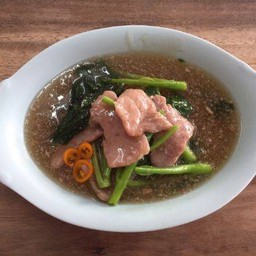 ราดหน้าเอ็มไพร์