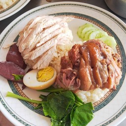 เจ๊นุชข้าวมันไก่ข้าวขาหมู