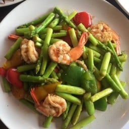 Stir fry asparagus with shrimps