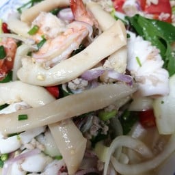 ยำหน่อไม้ทะเล