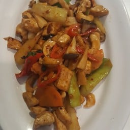 ไก่ผัดเม็ดมะม่วงเจ